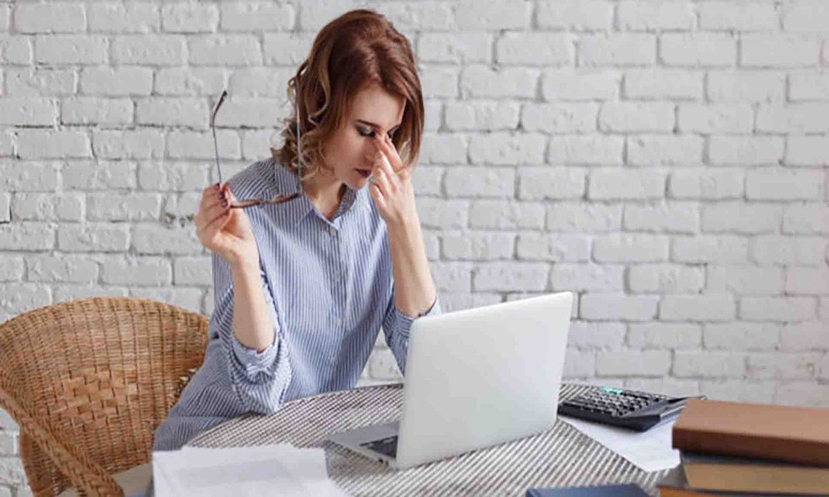 Symptoms & Causes of Eye Strain