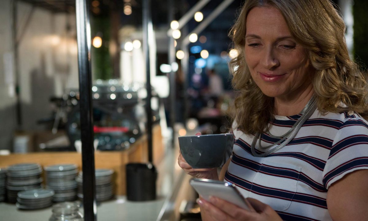 5 Ways To Save Your Eyes From Smartphone Strain