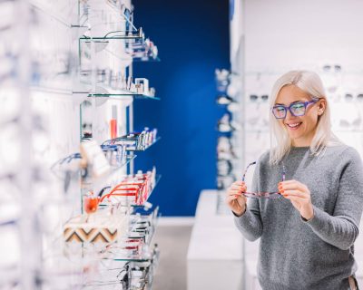 How to Choose the Right Eyeglass Frames?